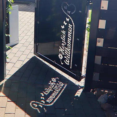 In Mit Terrasse Und Garten, Cleaning Included