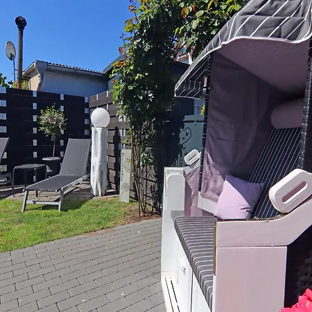 In Mit Terrasse Und Garten, Cleaning Included * Neubukow